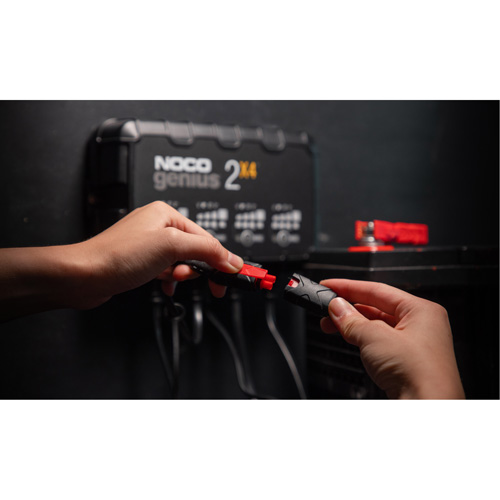 Genius&reg; 2X4 4-Bank, 8-Amp Battery Charger MAS Chibougamau