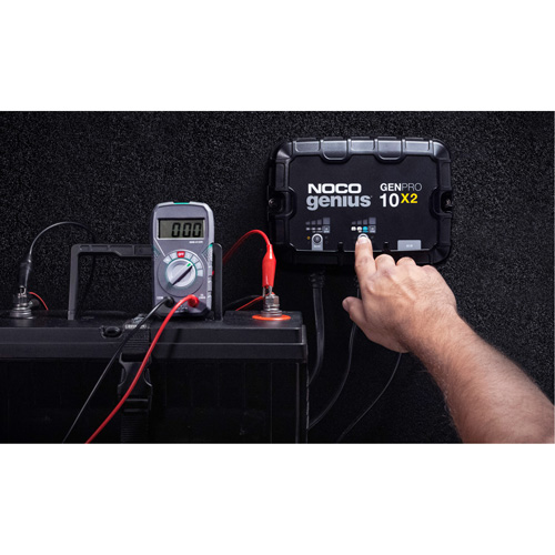 Chargeur de batterie embarqu&eacute; &agrave; 2 sorties de 20 amp&egrave;res GenPro10X2 Genius MAS Chibougamau