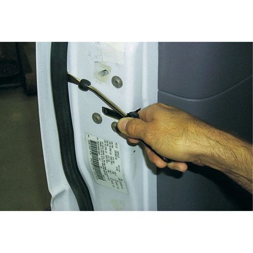 Plastic Fastener Remover MAS Chibougamau