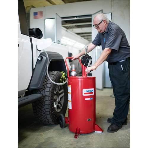 Chariot &agrave; carburant en acier de 25 gallons avec pompe rotative bidirectionnelle MAS Chibougamau