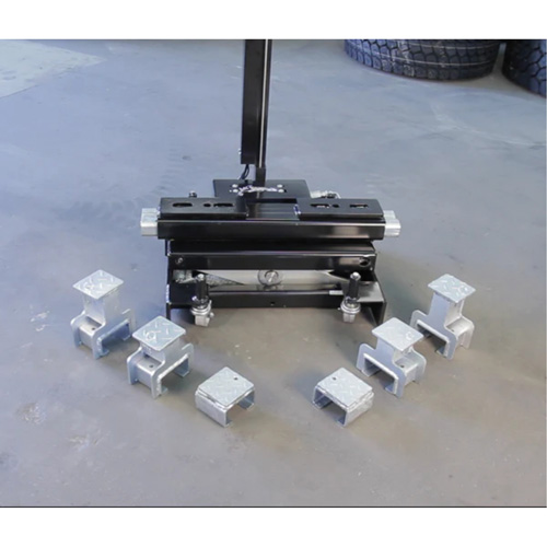 Cric de levage dextr&eacute;mit&eacute; par pare-chocs, Capacit&eacute; de 12 tonne(s), 8" - 15-3/4" h MAS Chibougamau
