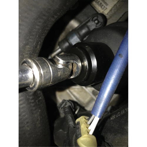 Douille pour filtre &agrave; carburant Cummins 6,7 L - 28 mm MAS Chibougamau
