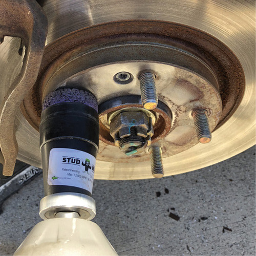 STUD KLEEN Impact-Driven Hub, Stud & Wheel Cleaning Tool MAS Chibougamau