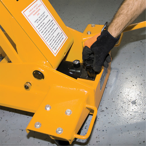 Yellow Jackit Transmission Jack, 2.2 Ton(s) Lifting Capacity MAS Chibougamau