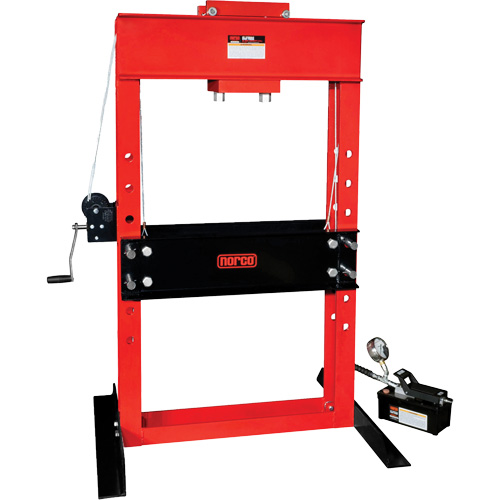 Presse pour atelier op&eacute;r&eacute;e par une pompe/hydraulique &agrave; air, Capacit&eacute; 50 tonnes MAS Chibougamau