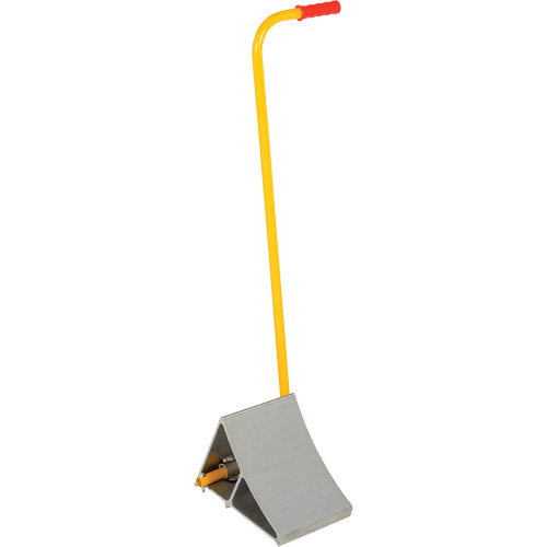 Cale de roues en aluminium avec poign&eacute;e, 7" la x 11-7/8" p x 7-11/16" h MAS Chibougamau