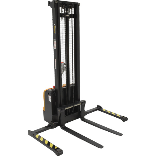 Gerbeur &agrave; m&acirc;t double, Fonctionnement &eacute;lectrique, Capacit&eacute; 2200 lb, Lev&eacute;e max 150" MAS Chibougamau