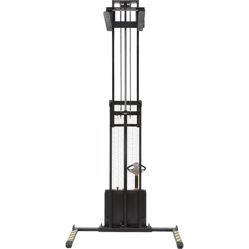 Gerbeur &agrave; m&acirc;t double, Fonctionnement &eacute;lectrique, Capacit&eacute; 2200 lb, Lev&eacute;e max 150" MAS Chibougamau