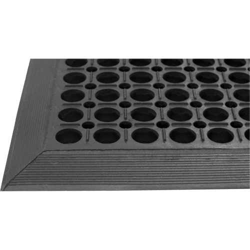 Tapis de s&eacute;rie Competitor, &agrave; fentes, 3' x 5' x 7/8", Noir, Caoutchouc naturel MAS Chibougamau