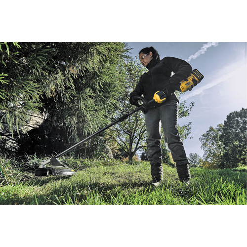 Max* Cordless Brushless Attachment-Capable String Trimmer, 17", Battery Powered, 60 V MAS Chibougamau