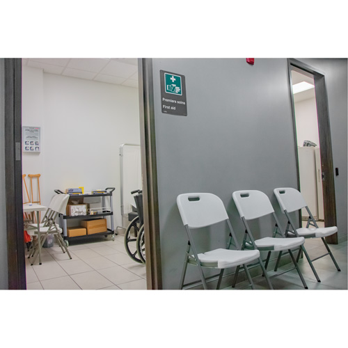 Folding Chairs, Polyethylene, White, 350 lbs. Weight Capacity MAS Chibougamau