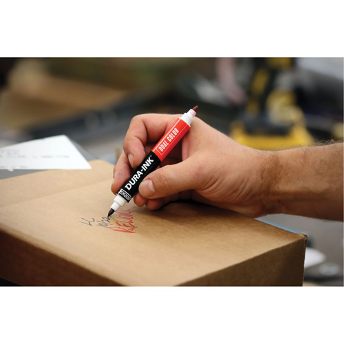 Markal&reg; Dura-Ink&reg; Dual Colour Permanent Ink Marker, Black/Red, Bullet Tip MAS Chibougamau