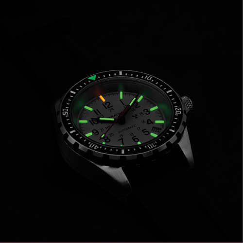 Arctic Edition Medium Diver's Automatic, Digital, Battery Operated, 36 mm, Black MAS Chibougamau