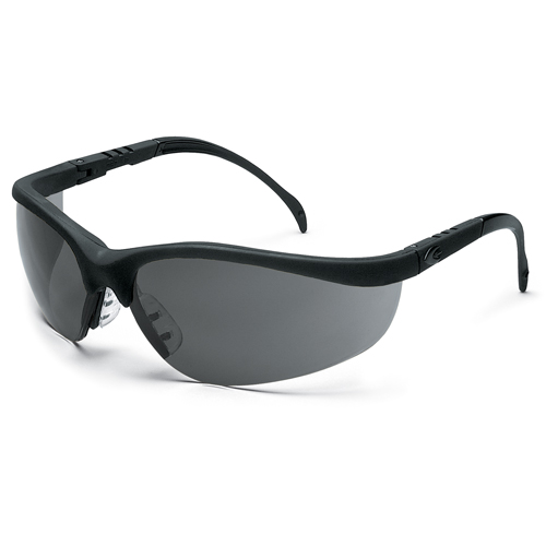 Lunettes de s&eacute;curit&eacute; Klondike, Lentille Grise/fum&eacute;e, Anti-&eacute;gratignures, R&eacute;pond ou surpasse la norme CSA Z94.3 MAS Chibougamau