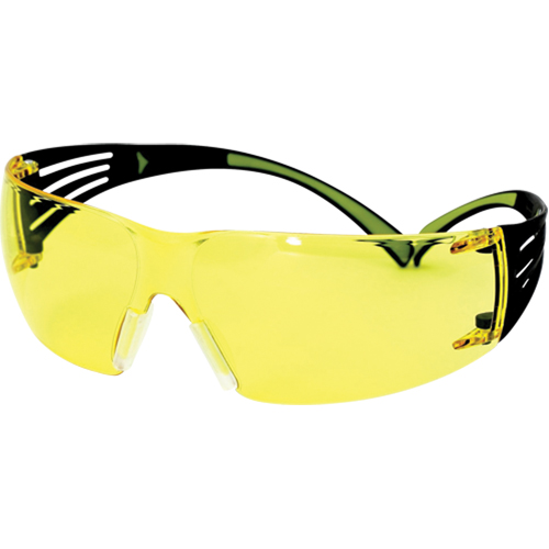 Lunettes de s&eacute;curit&eacute; SecureFit s&eacute;rie 400, Lentille Ambr&eacute;e, Antibu&eacute;e/Anti-&eacute;gratignures, ANSI Z87+/R&eacute;pond ou surpasse la norme CSA Z94.3 MAS Chibougamau