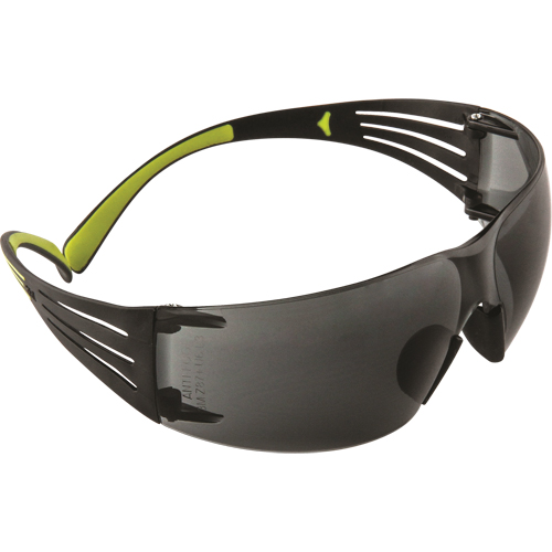 Lunettes de s&eacute;curit&eacute; SecureFit s&eacute;rie 400, Lentille Grise/fum&eacute;e, Antibu&eacute;e/Anti-&eacute;gratignures, ANSI Z87+/R&eacute;pond ou surpasse la norme CSA Z94.3 MAS Chibougamau