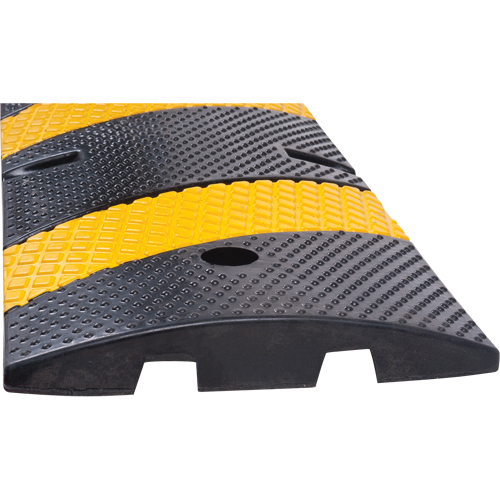 Speed Bump, Rubber, 6' L x 11-3/4" W x 2" H MAS Chibougamau