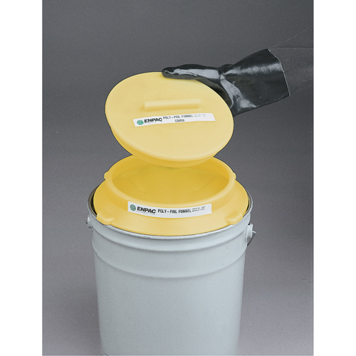 Poly-Pail Funnel - Cover MAS Chibougamau