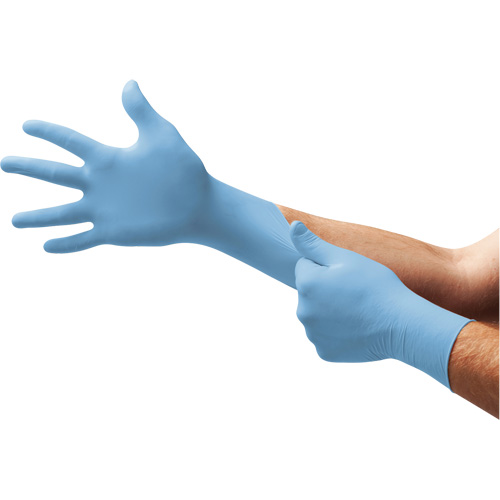 Gants d'examen XC-310 Xceed, Petit, Nitrile, 4,3 mils, Sans poudre, Bleu, Classe 2 MAS Chibougamau
