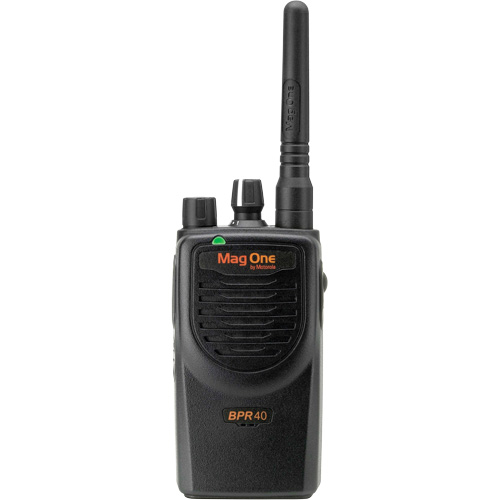 Radio portative de s&eacute;rie BPR40, Bande UHF/VHF, 8 canaux, Port&eacute;e 300 000 pi² MAS Chibougamau