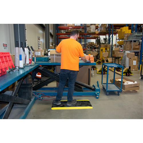 Anti-Fatigue Matting, Diamond, 1-2/3' x 3-1/4' x 3/4", Black/Yellow, Polyurethane MAS Chibougamau