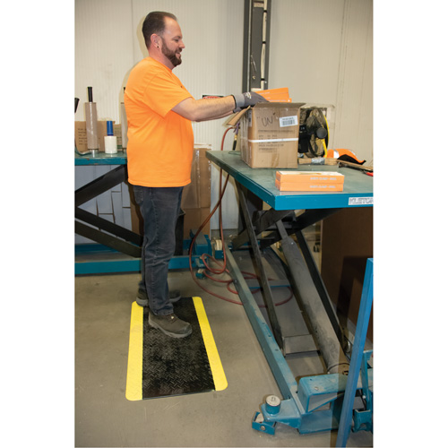 Anti-Fatigue Matting, Diamond, 1-2/3' x 3-1/4' x 3/4", Black/Yellow, Polyurethane MAS Chibougamau