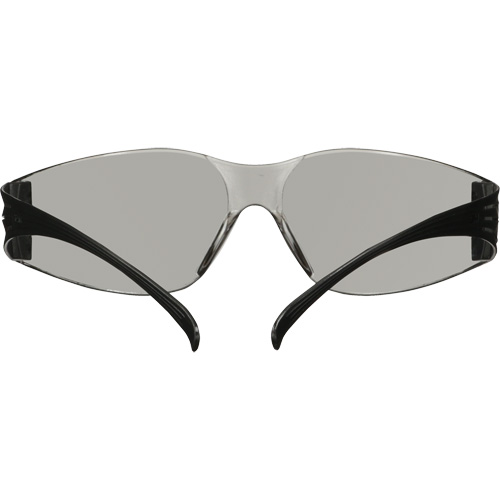 Lunettes de protection de s&eacute;rie 100 SecureFit, Lentille Gris/Int&eacute;rieur/ext&eacute;rieur, Antibu&eacute;e/Anti-&eacute;gratignures, ANSI Z87+/R&eacute;pond ou surpasse la norme CSA Z94.3 MAS Chibougamau