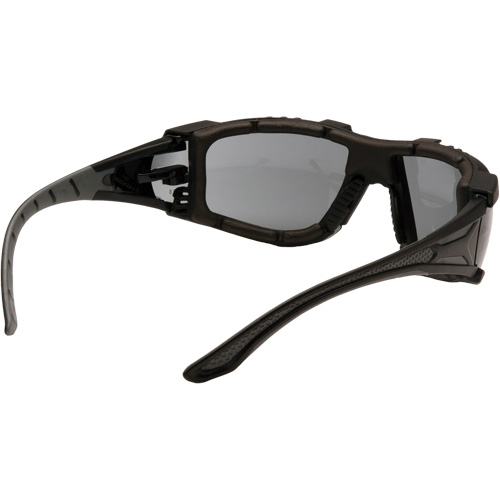Lunettes de s&eacute;curit&eacute; Endeavor Plus, Lentille Gris, Antibu&eacute;e, ANSI Z87+/R&eacute;pond ou surpasse la norme CSA Z94.3 MAS Chibougamau