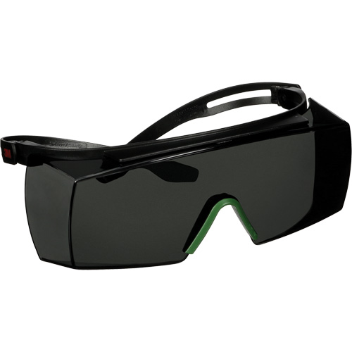 Lunettes de s&eacute;curit&eacute; SecureFit s&eacute;rie 3700 SF3730AS-BLK, Lentille Gris/IR 3.0, Anti-&eacute;gratignures, ANSI Z87+/R&eacute;pond ou surpasse la norme CSA Z94.3 MAS Chibougamau