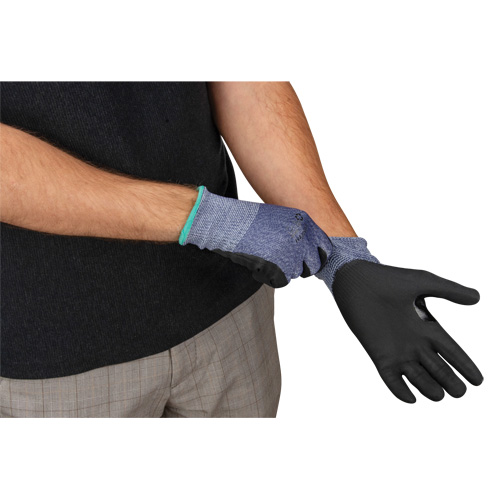 Gants r&eacute;sistant &agrave; la coupe, Taille T-Grand, Calibre 15, Rev&ecirc;tement Mousse de nitrile, Enveloppe en PEHP, ASTM ANSI niveau A3 MAS Chibougamau