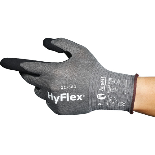 Gants industriels ultral&eacute;gers 11-581 HyFlex, Taille 6, Calibre 21, Rev&ecirc;tement Nitrile, Enveloppe en Nylon/PEHP/Tungst&egrave;ne/Spandex, ASTM ANSI niveau A6 MAS Chibougamau