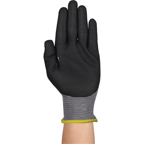 Gants r&eacute;sistants &agrave; la coupe HYFLEX 11-584, Taille 5/2T-petit, Calibre 21, Rev&ecirc;tement Mousse de nitrile, Enveloppe en PEHP/Intercept, ASTM ANSI niveau A6/EN 388 niveau F MAS Chibougamau