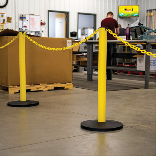 Industrial Stanchion Kit with Plastic Chain, 37" High, Yellow MAS Chibougamau