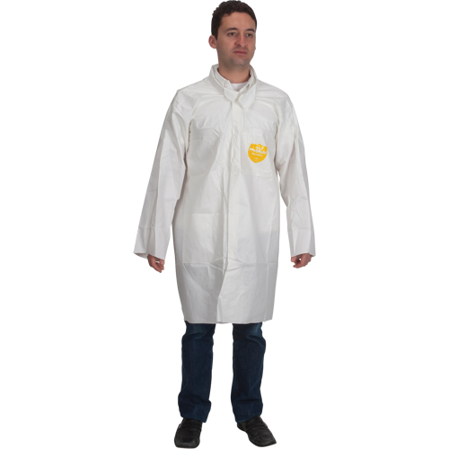 Sarrau de laboratoire ProShield 60, Microporeux/Polypropyl&egrave;ne, Blanc, Moyen MAS Chibougamau