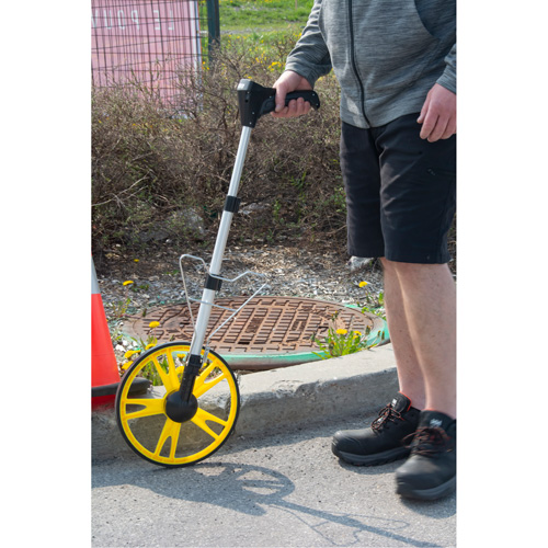 Roue d'arpentage num&eacute;rique, 12,5"/31,8 cm, Gamme de 99999,9 m, Pieds/m&egrave;tres MAS Chibougamau