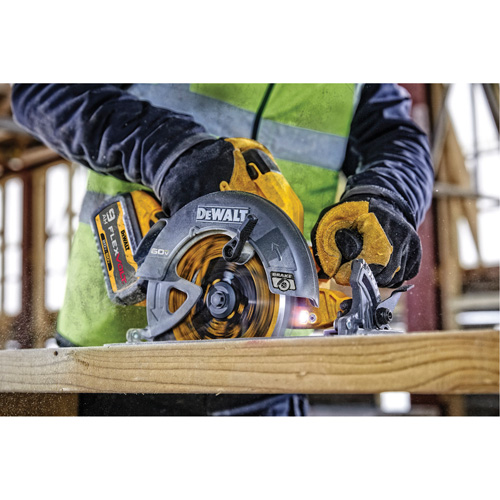 FlexVolt&reg; Max Brushless Circular Saw with Electric Brake Kit, 7-1/4", 60 V MAS Chibougamau