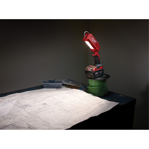 B&acirc;ton lumineux M18, Crochet, Rechargeable, 300 lumens MAS Chibougamau