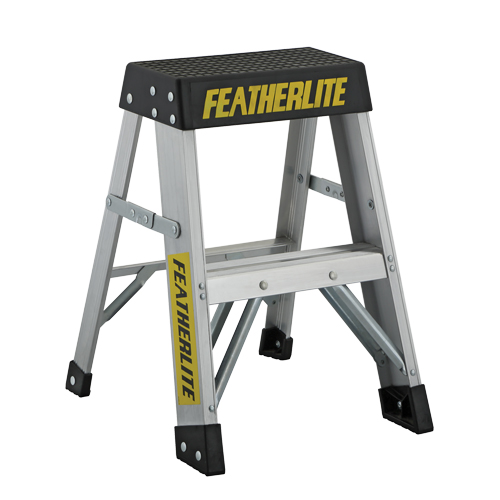 Escabeaux industriels extra robustes, 2', Aluminium, Capacit&eacute; 300 lb, Type 1A MAS Chibougamau