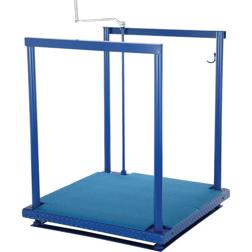 Ergonomic Posi-Crank Platform With Anti-Fatigue Mat, 36" W x 72" D, 500 lbs. Capacity, All-Welded MAS Chibougamau