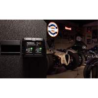 Genius&reg; 2X2 2-Bank, 4-Amp Battery Charger MAS Chibougamau