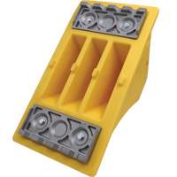 75 Ton Large Equipment Wheel Chock with Aluminum Cleats, Urethane, Yellow MAS Chibougamau