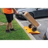 Rampe de trottoir portable en poly pour diable, Capacit&eacute; de 1000 lb, 27" la x 27" lo MAS Chibougamau