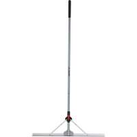 R&acirc;teau &agrave; niveler pour am&eacute;nagement paysager avec t&ecirc;te pliante, Manche Fibre de verre, 36" la, Lame Aluminium MAS Chibougamau