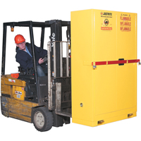 Armoire de rangement haute s&eacute;curit&eacute; avec barre en acier pour produits inflammables, 45 gal., 2 tablettes MAS Chibougamau
