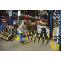 Expandable Barrier, 37" H x 11' L, Black/Yellow MAS Chibougamau