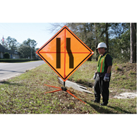 Tilt-Adjust Merge Left Roll-Up Construction Sign, 36" x 36", Vinyl, Pictogram MAS Chibougamau