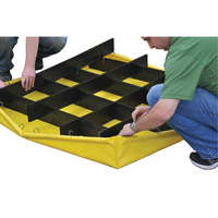 Ultra-Spill Pallet flexible, 4 barils, Capacit&eacute; de d&eacute;versement 66 gal. US, 48" x 48" x 7" MAS Chibougamau