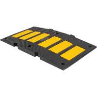 Middle Speed Hump, Rubber, 2' L x 8" W x 1-1/4" H MAS Chibougamau