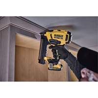 Cloueuse de finition sans fil cal 18 XR, 20 V, Lithium-ion MAS Chibougamau